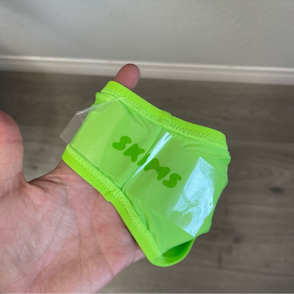 Skims Swim Zip Front Sleeveless One Piece Neon Green Size Small - Picture 4 of 5